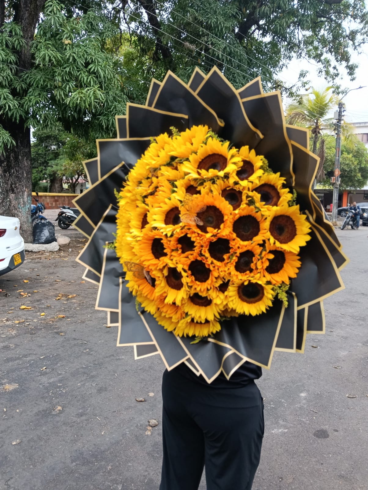 Ramo monumental de girasoles listo para entrega a domicilio en Neiva